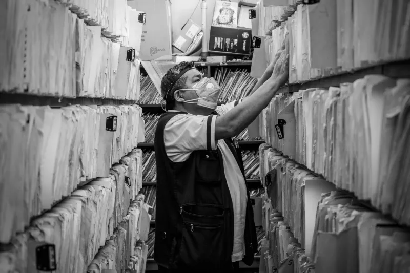 Dead Screenshots Walking: How to Rescue Your Team's Visual Documentation Before It Becomes Unreadable History